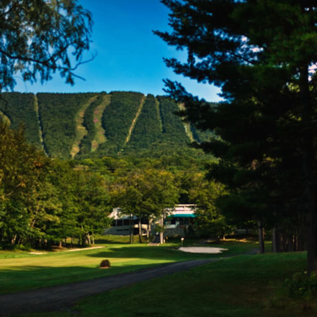 golf_le_grand_vallon_mont_sainte_anne_9