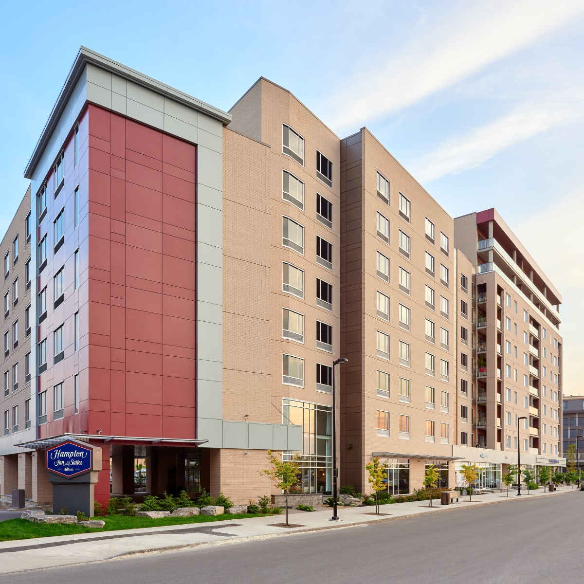 hampton_inn__suites_by_hilton_quebec_citysaint_romuald_1