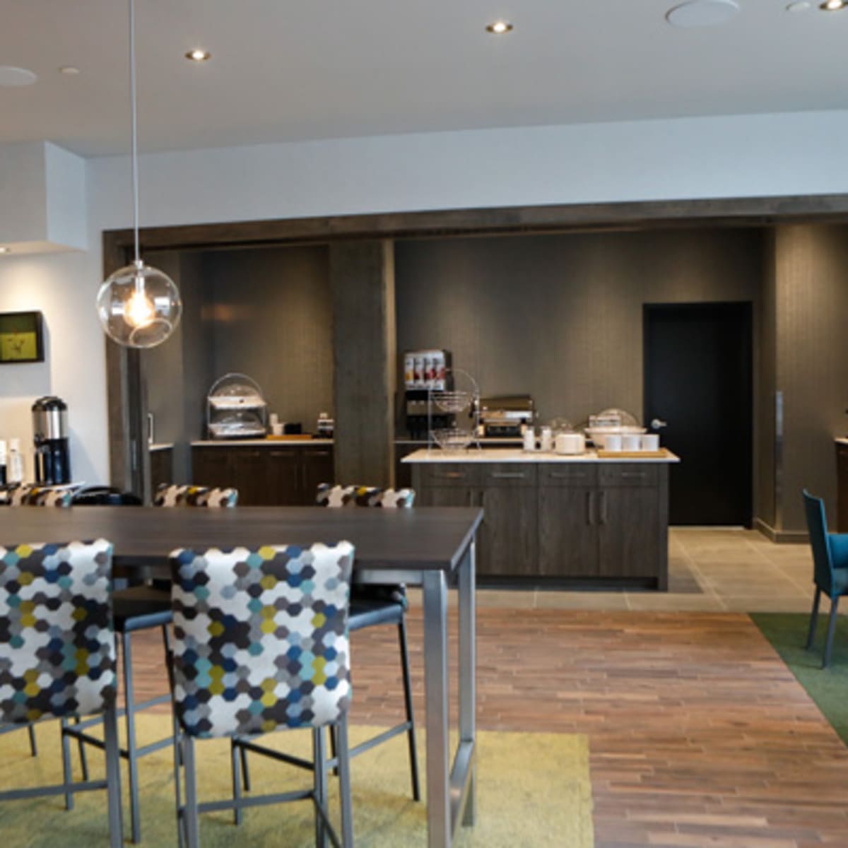 hampton_inn__suites_by_hilton_quebec_citysaint_romuald_8