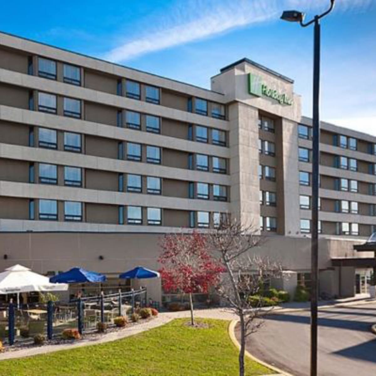 holiday_inn_laval_montreal_1