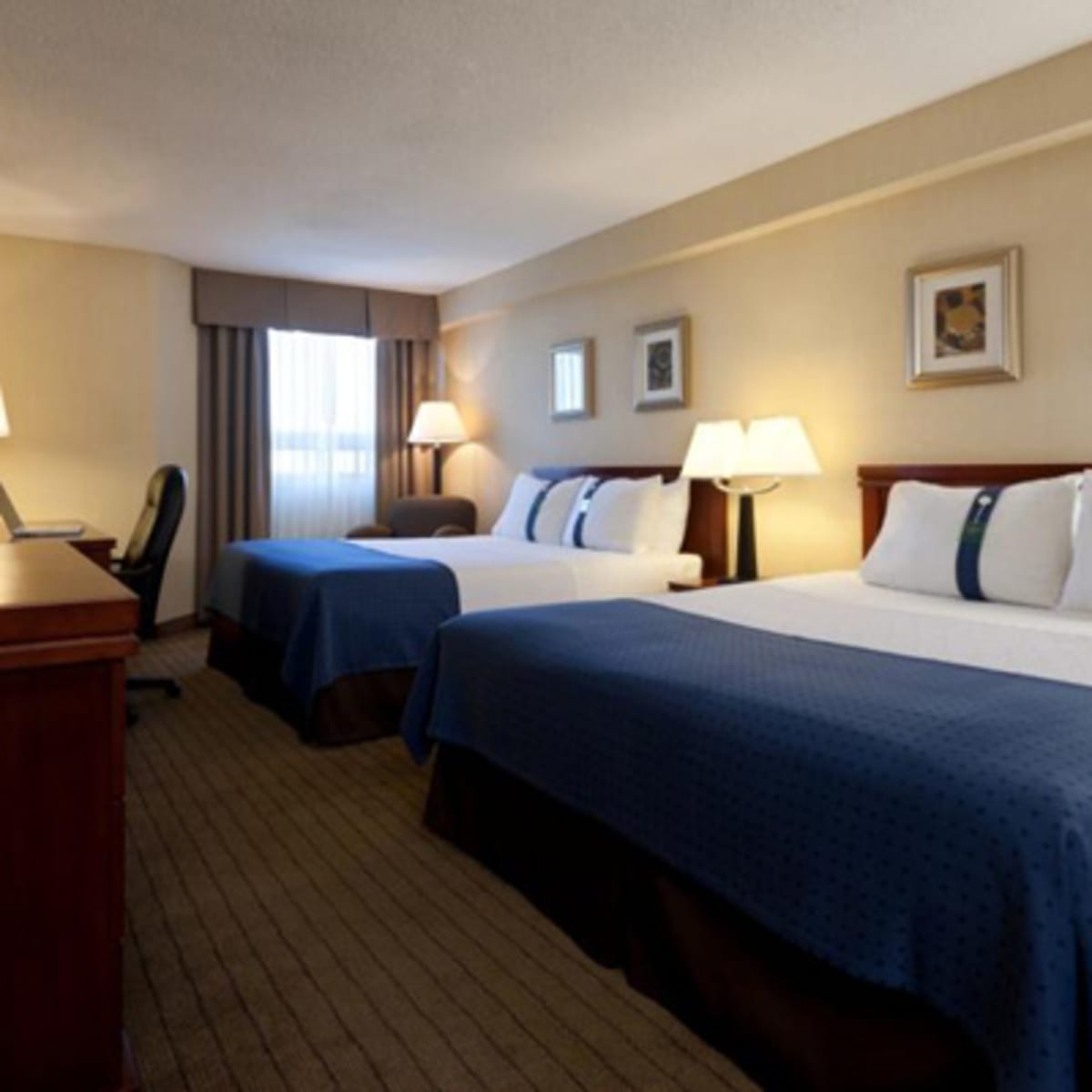 holiday_inn_laval_montreal_3
