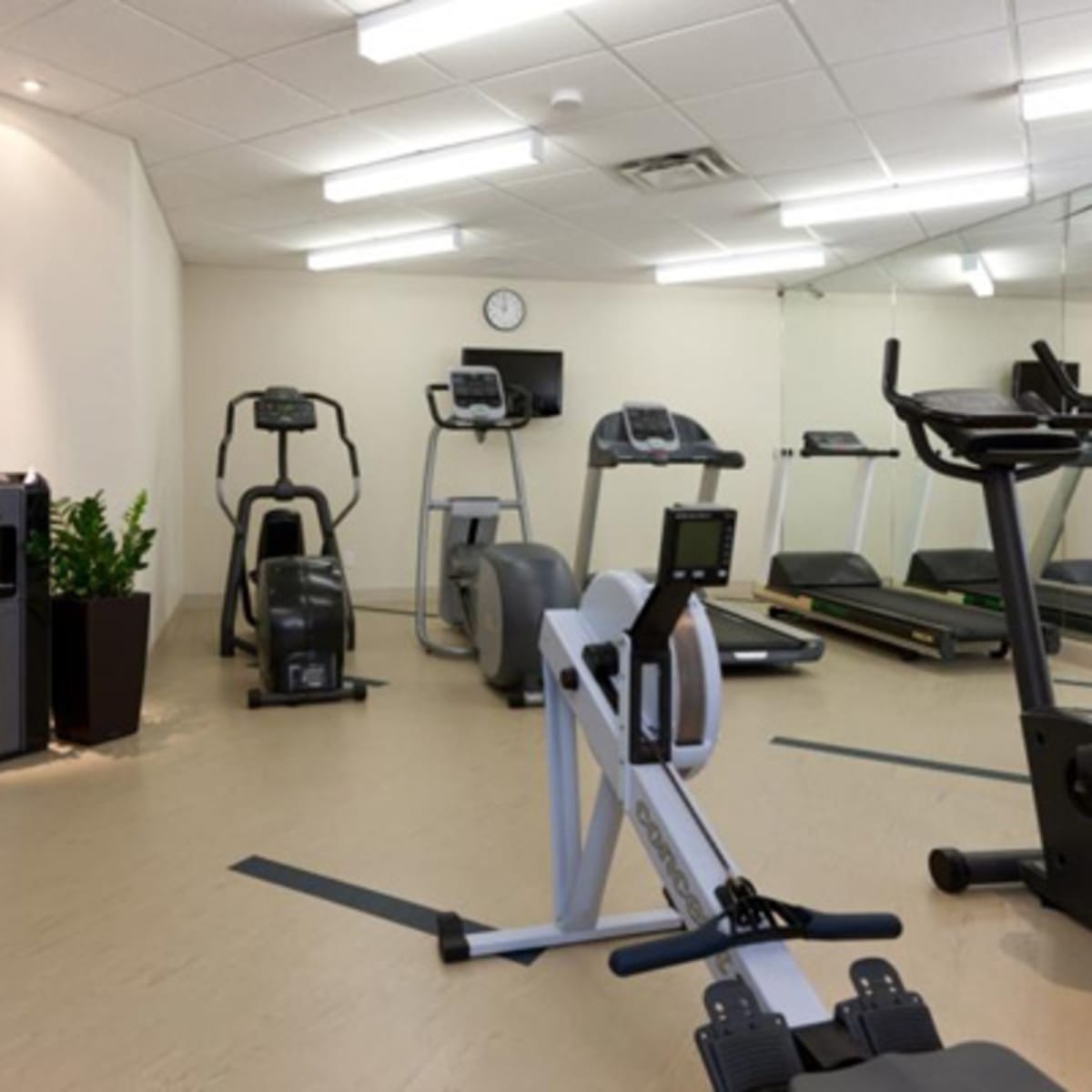 holiday_inn_laval_montreal_6