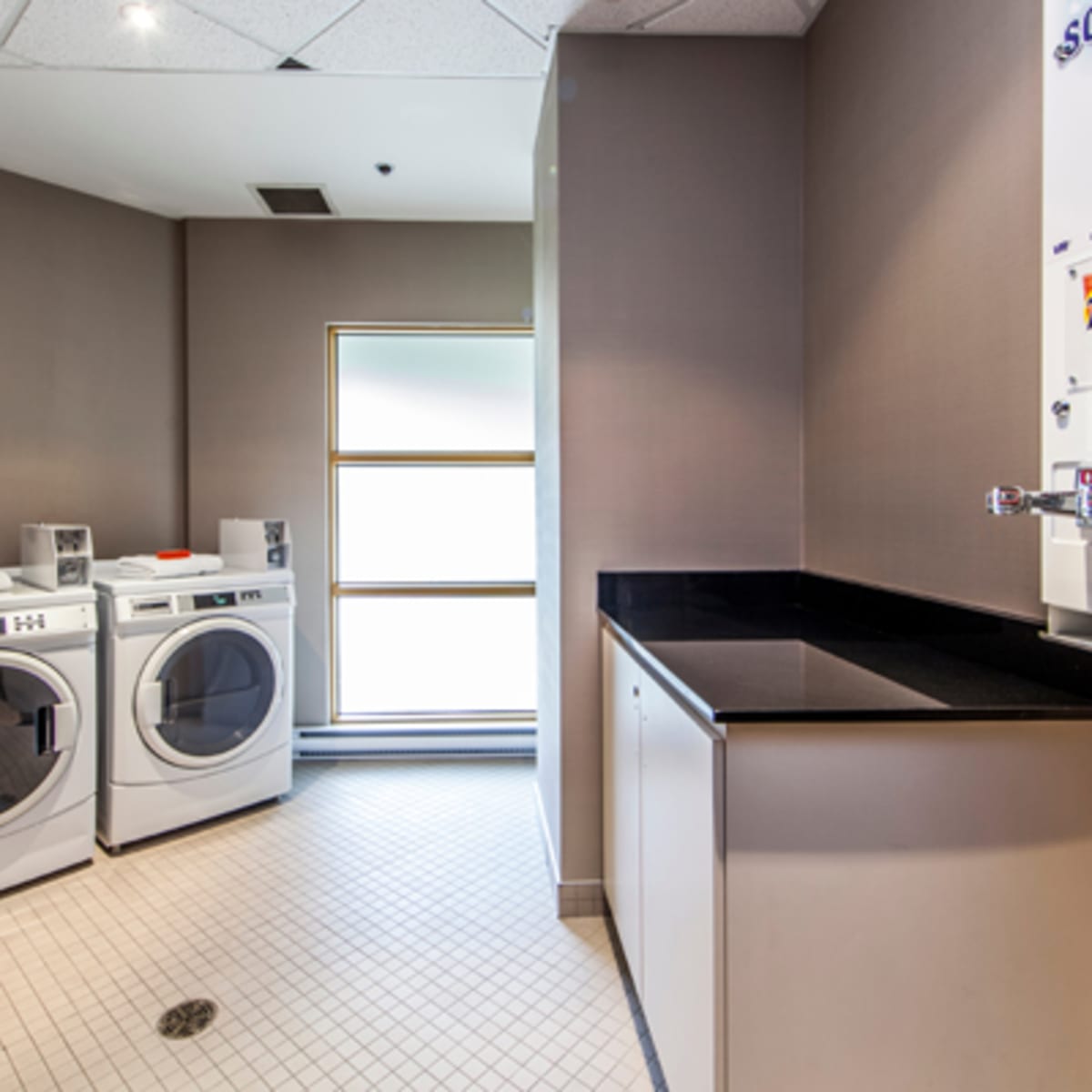 holiday_inn_laval_montreal_7