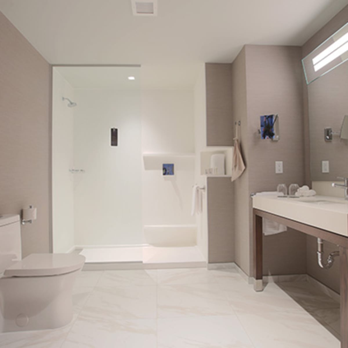 hotel_courtyard_par_marriott_montreal_brossard_6