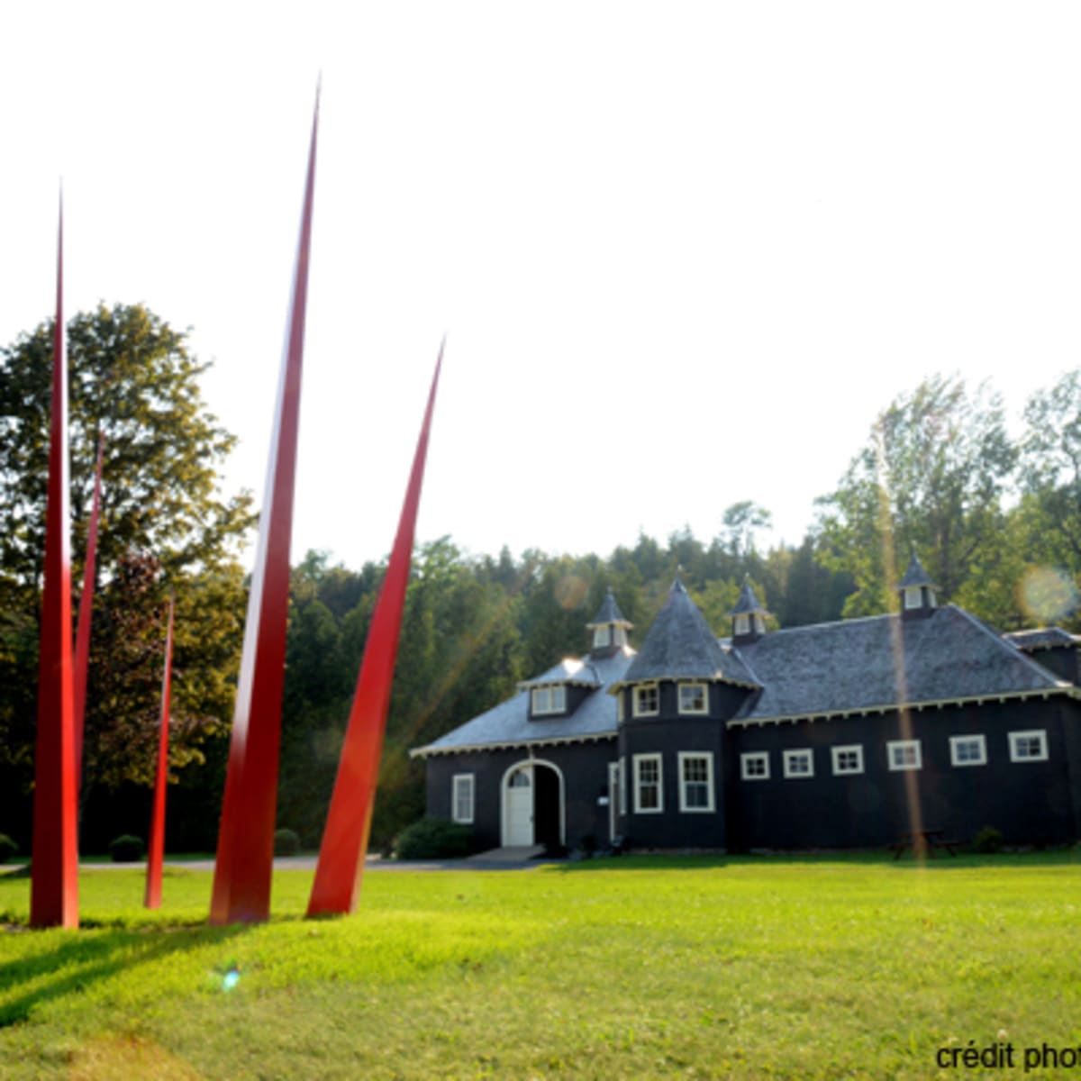 jardin_harmonique_de_sculptures_du_domaine_forget_2