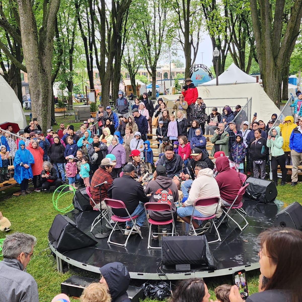 kwe_a_la_rencontre_des_peuples_autochtones_1