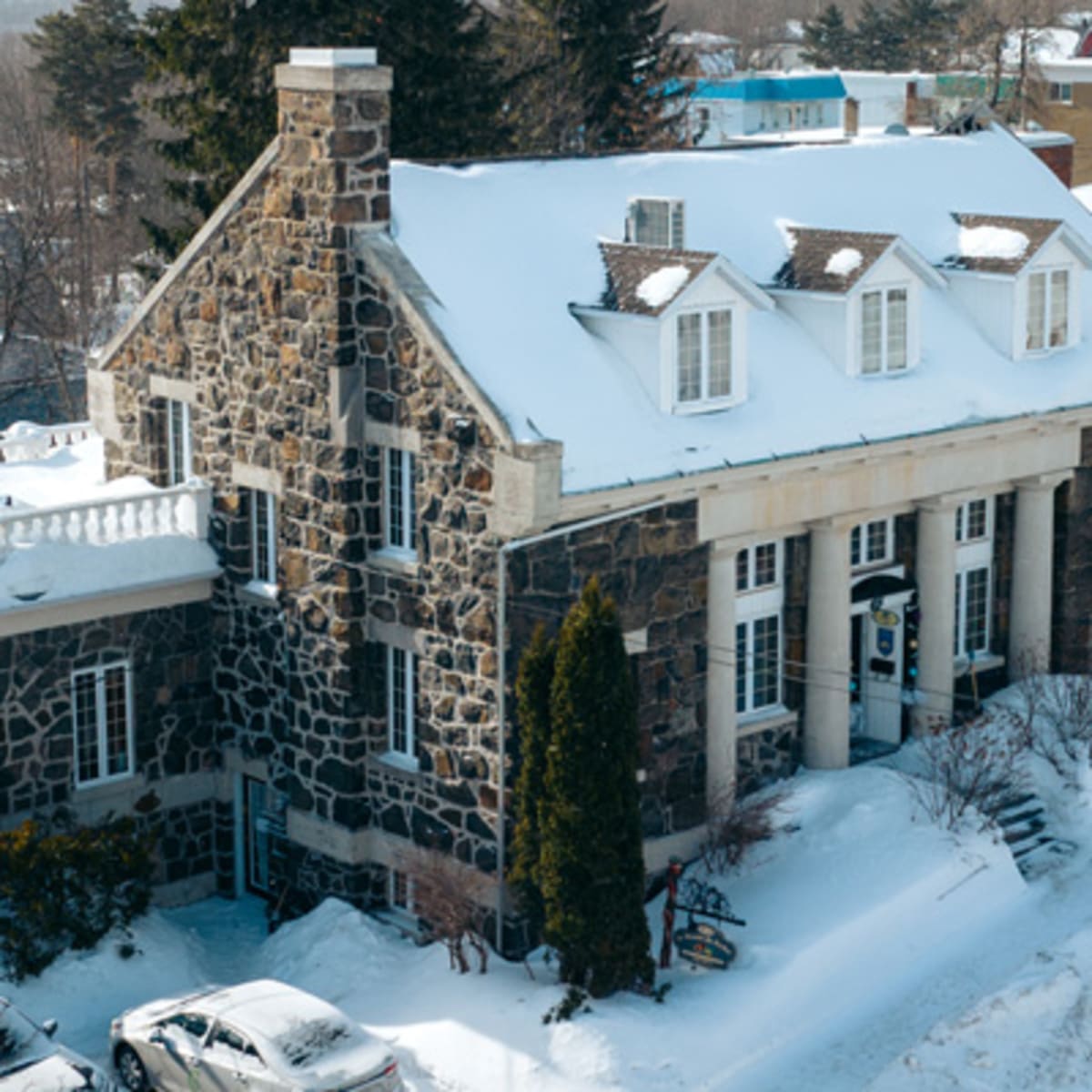le_manoir_du_rocher_de_grand_mere_1_h