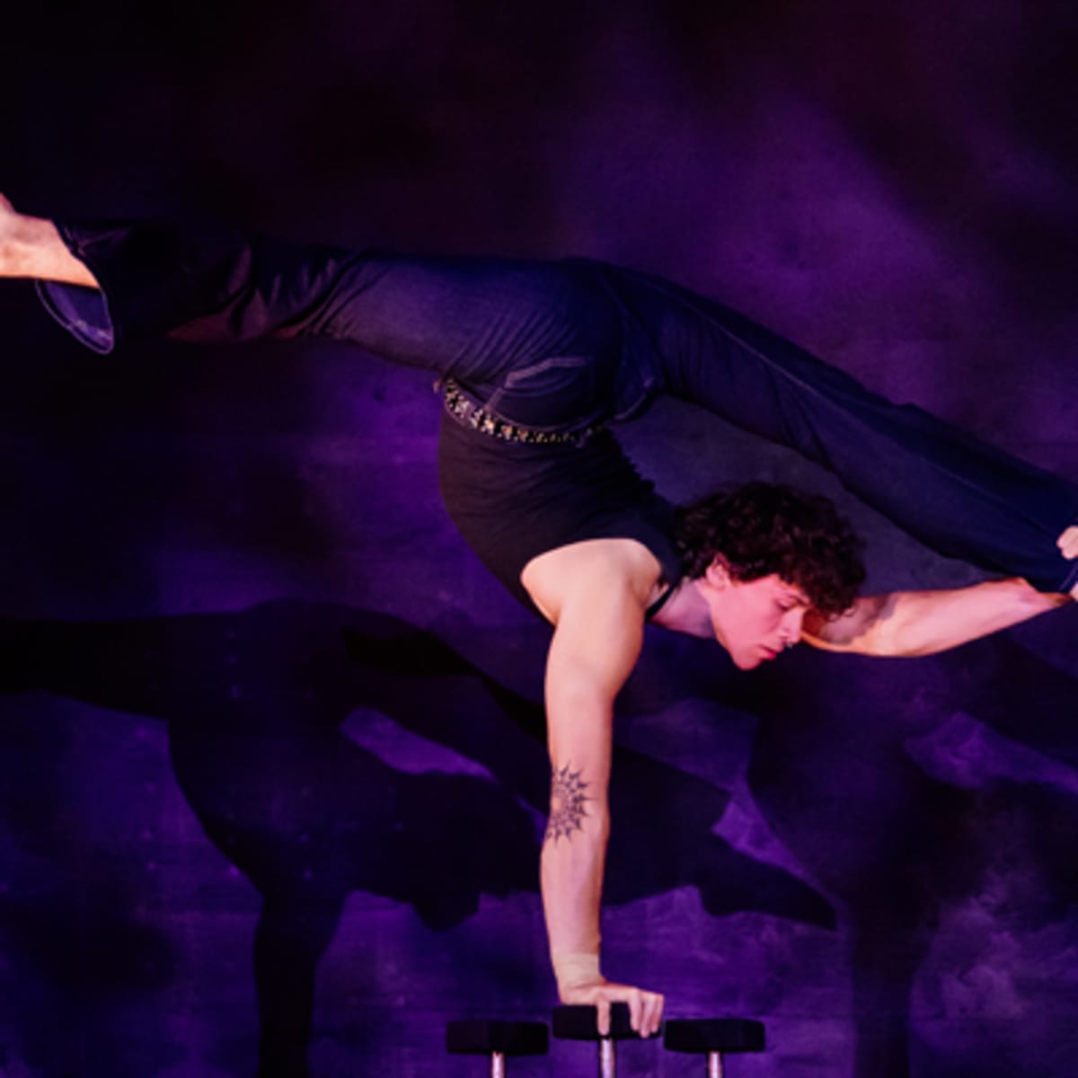le_monastere___cabaret_de_cirque_2