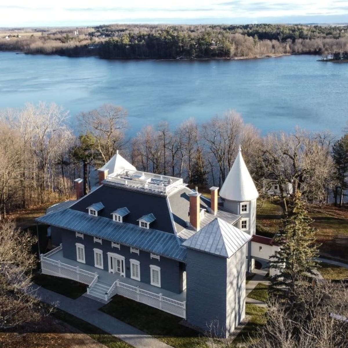 lieu_historique_national_du_manoir_papineau_1