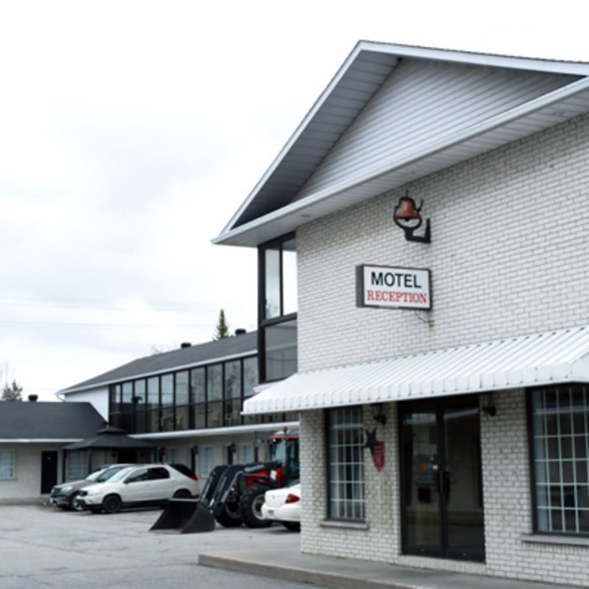 motel_la_bourgade_1
