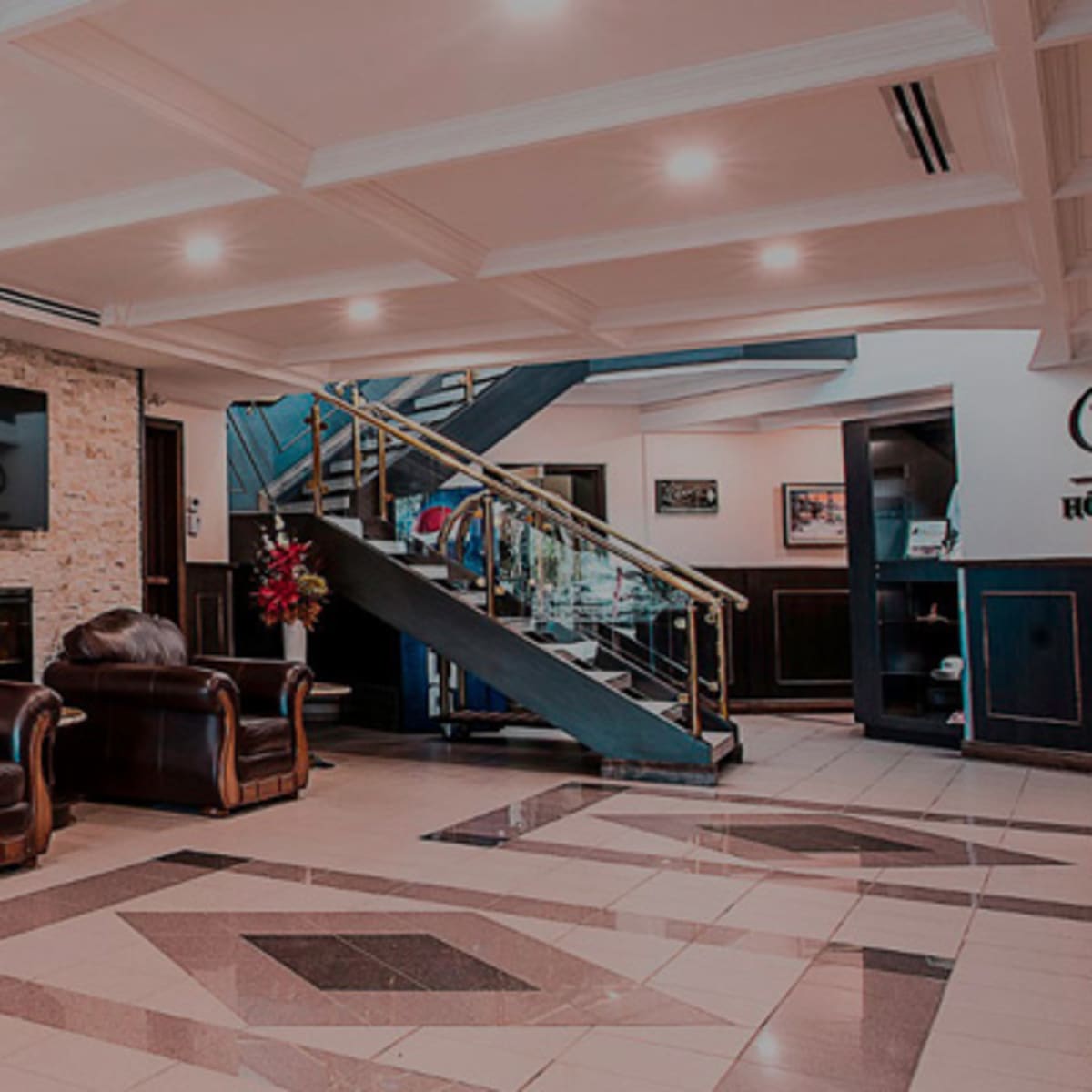 motel_lescale_hotel_suite_1