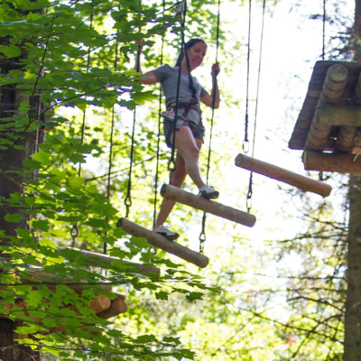 parcours_dhebertisme_aerien_du_parc_du_domaine_vert_11