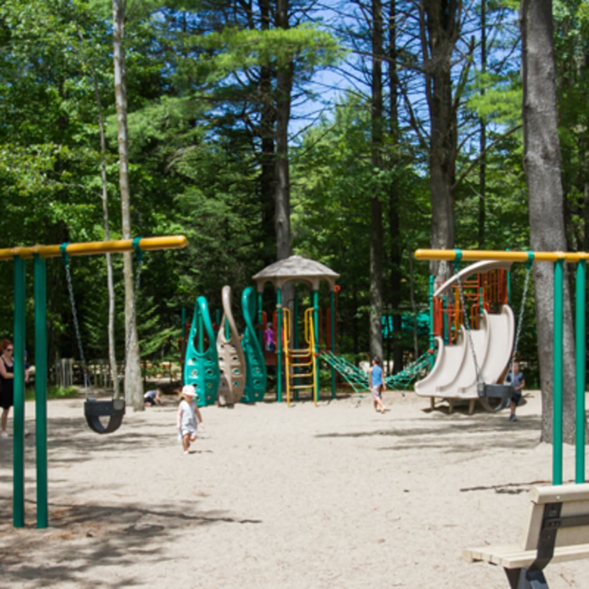 parcours_dhebertisme_aerien_du_parc_du_domaine_vert_6