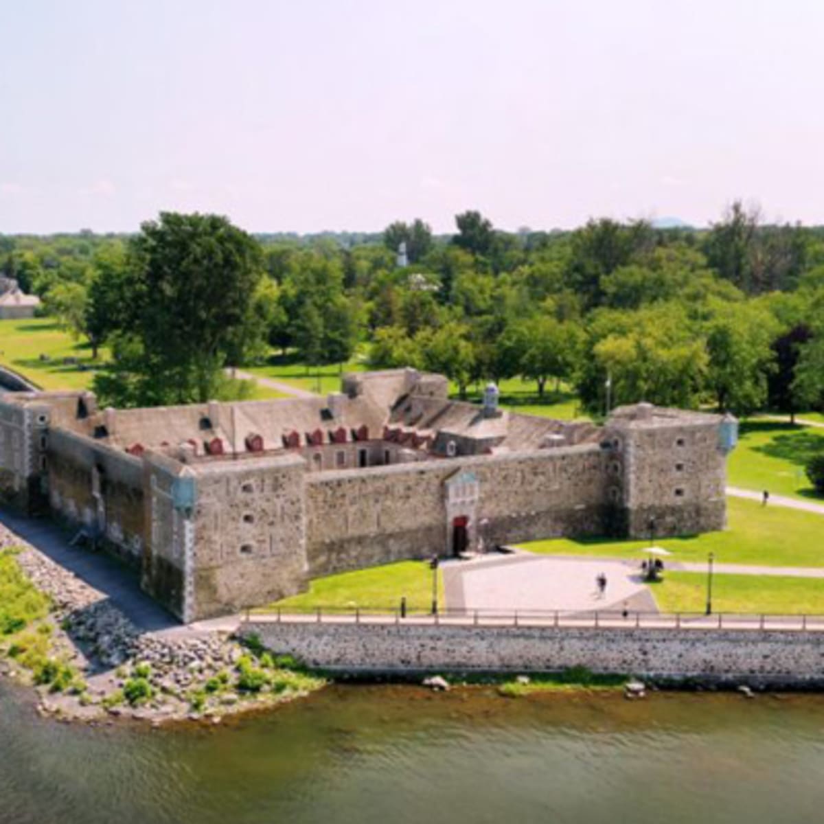 piste_cyclable_du_lieu_historique_national_du_canal_de_chambly_1