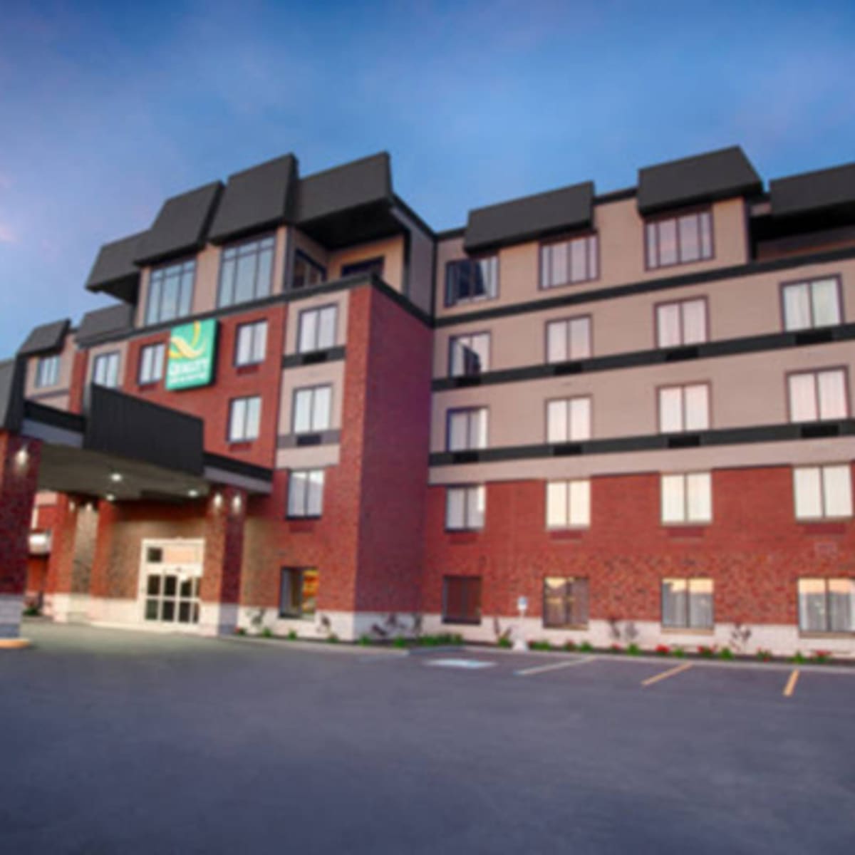 quality_inn__suites_victoriaville_1