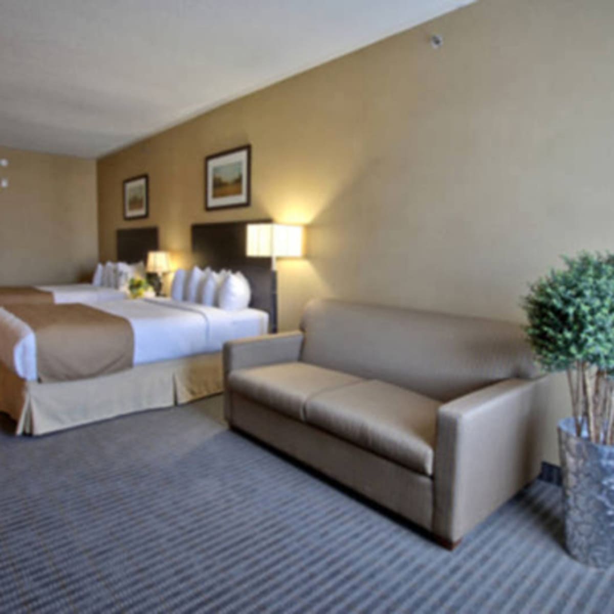 quality_inn__suites_victoriaville_3