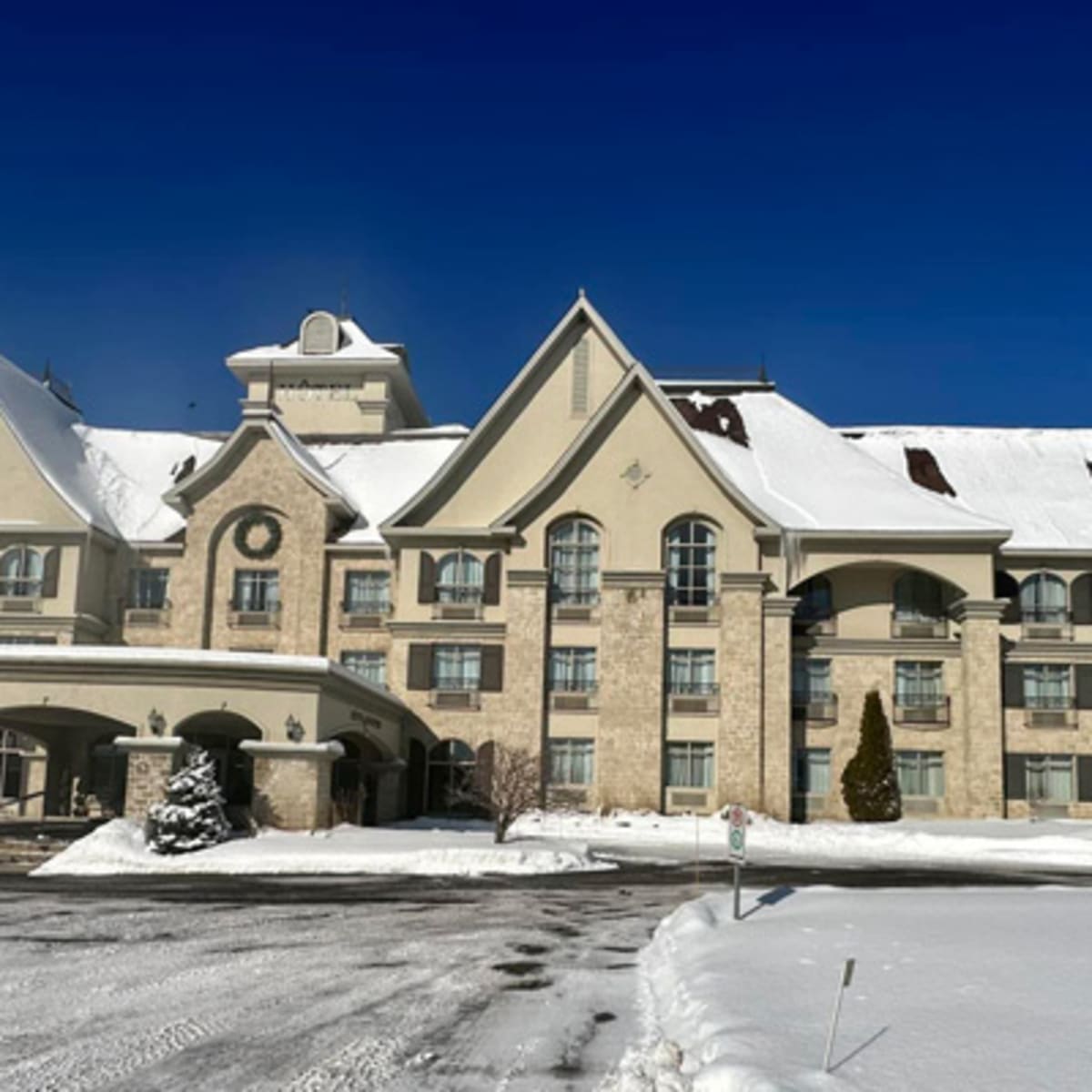 st_martin_bromont_hotel__suites_le_1_h