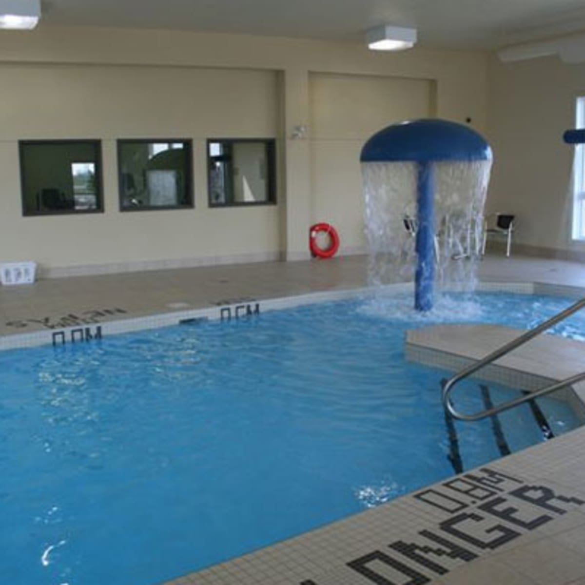 super_8_hotel_lachenaie_13