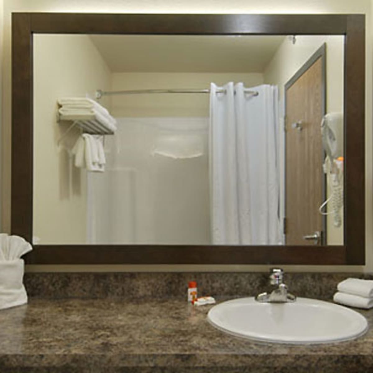 super_8_hotel_lachenaie_9