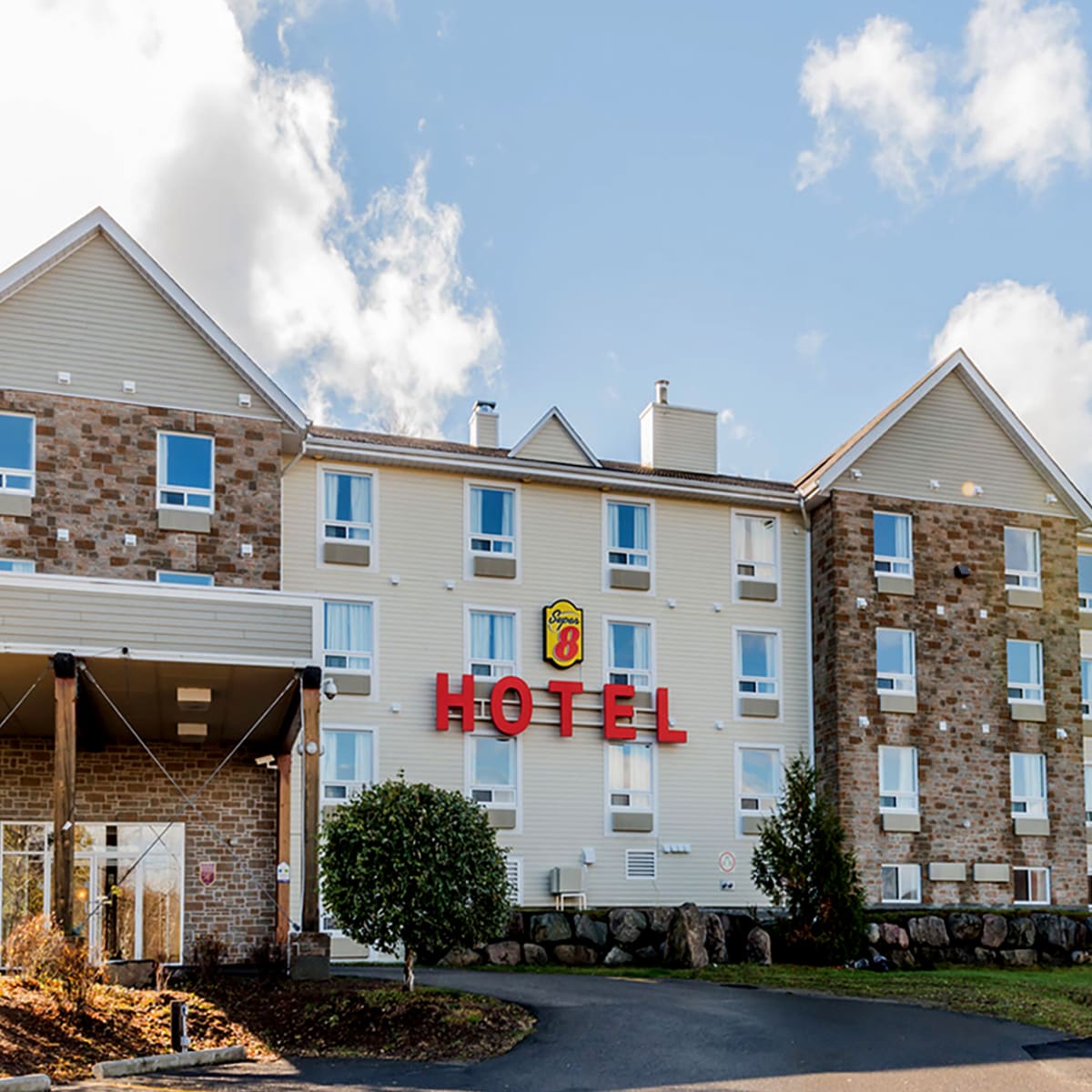 super_8_hotel_ste_agathe_des_monts_12