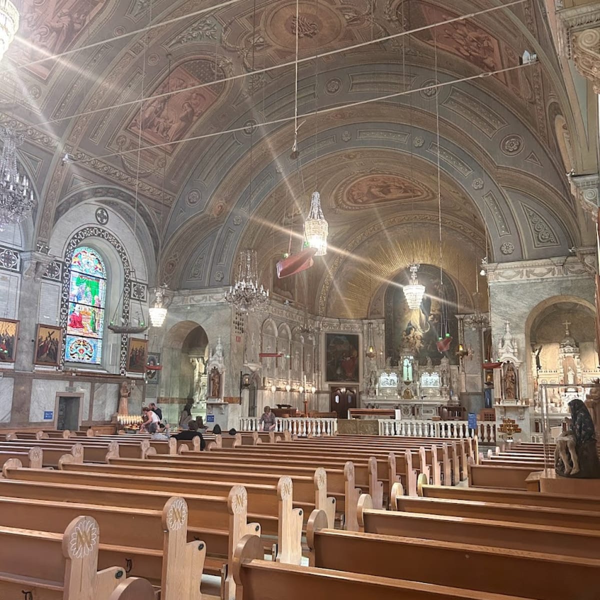 Intérieur de la chapelle Notre-Dame-de-Bon-Secours