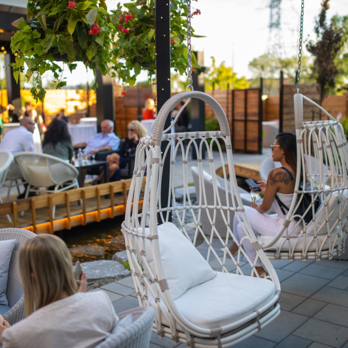 Terrasse tendance de l'Hôtel Mortagne.