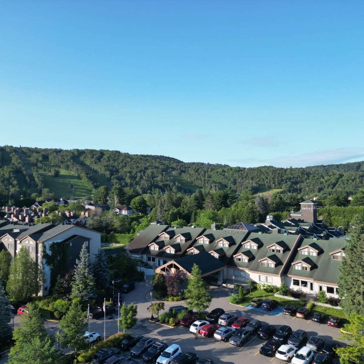 Manoir Saint-Sauveur and the mountain in the background.