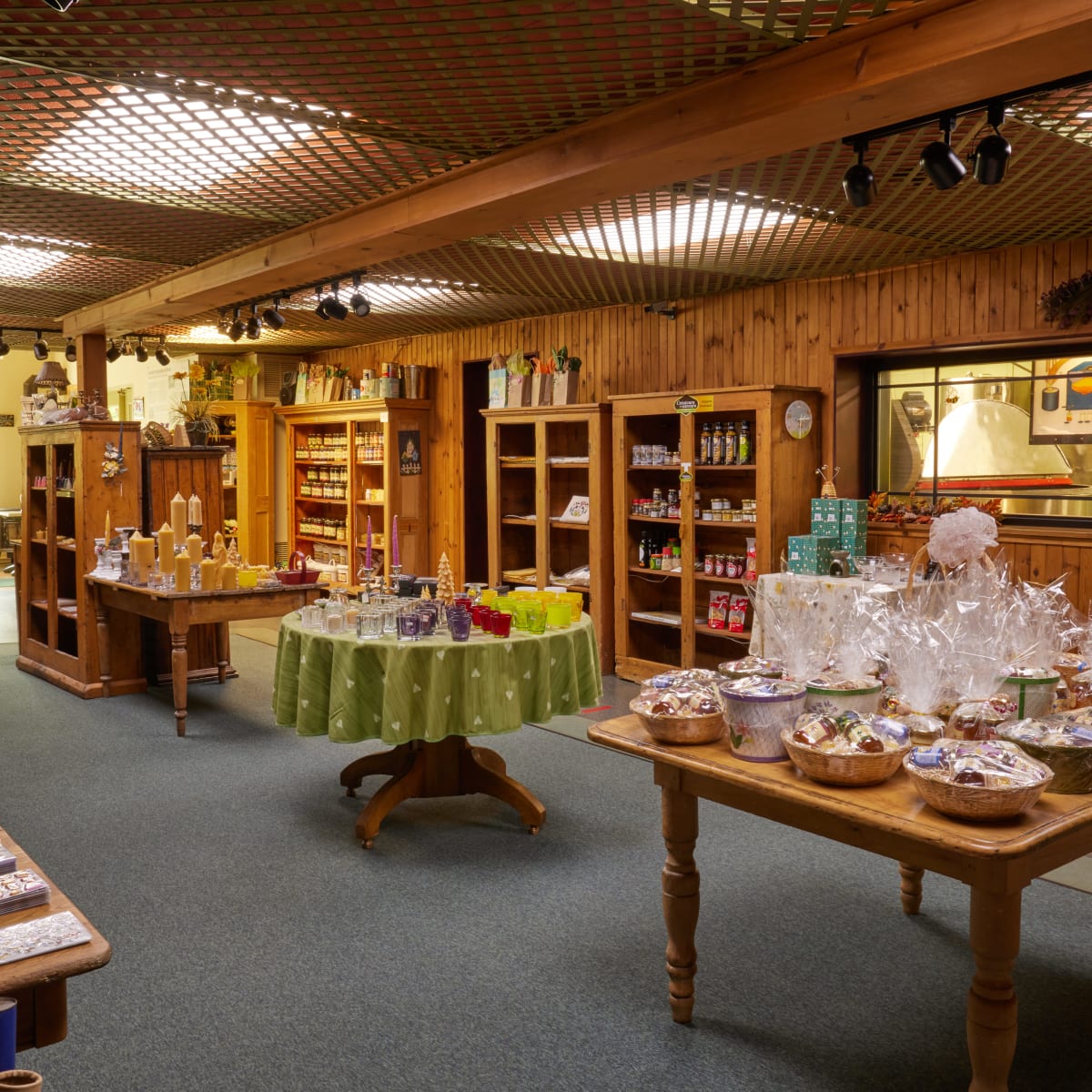 The Nectarium shop at the Miellerie Lune de Miel.