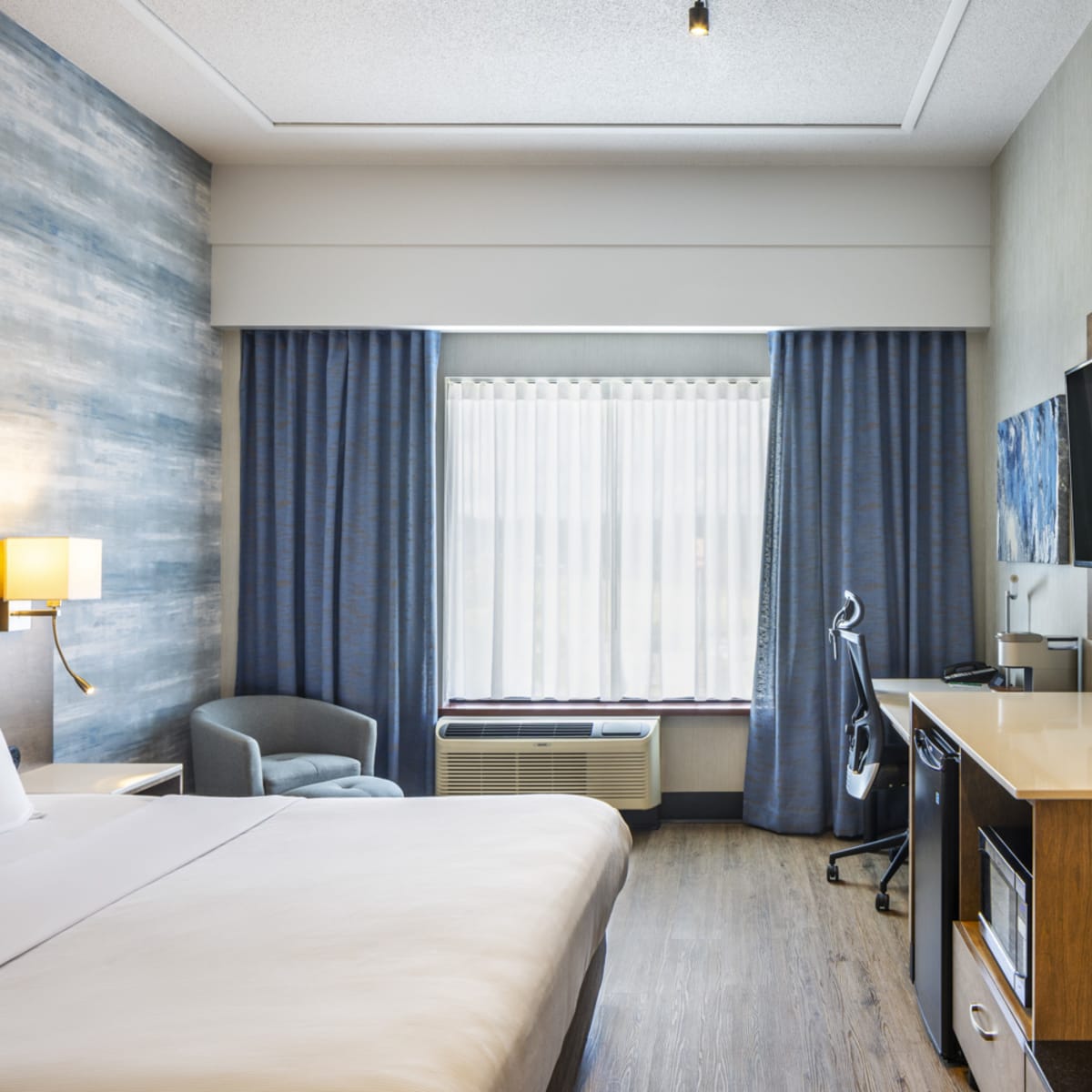 Room at the Quality Inn & Suites Lévis.