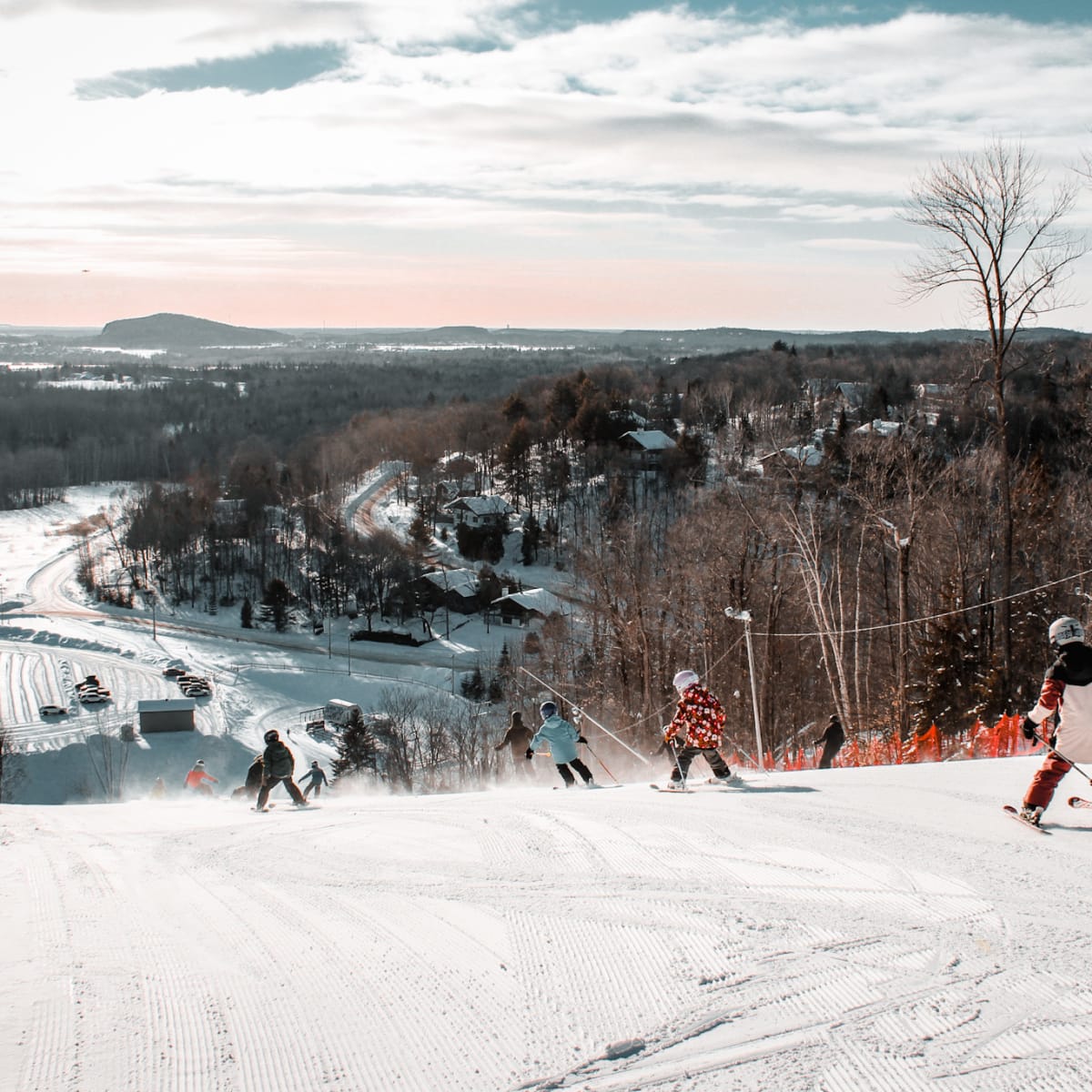 Ski alpin à la Vallée du Parc. 