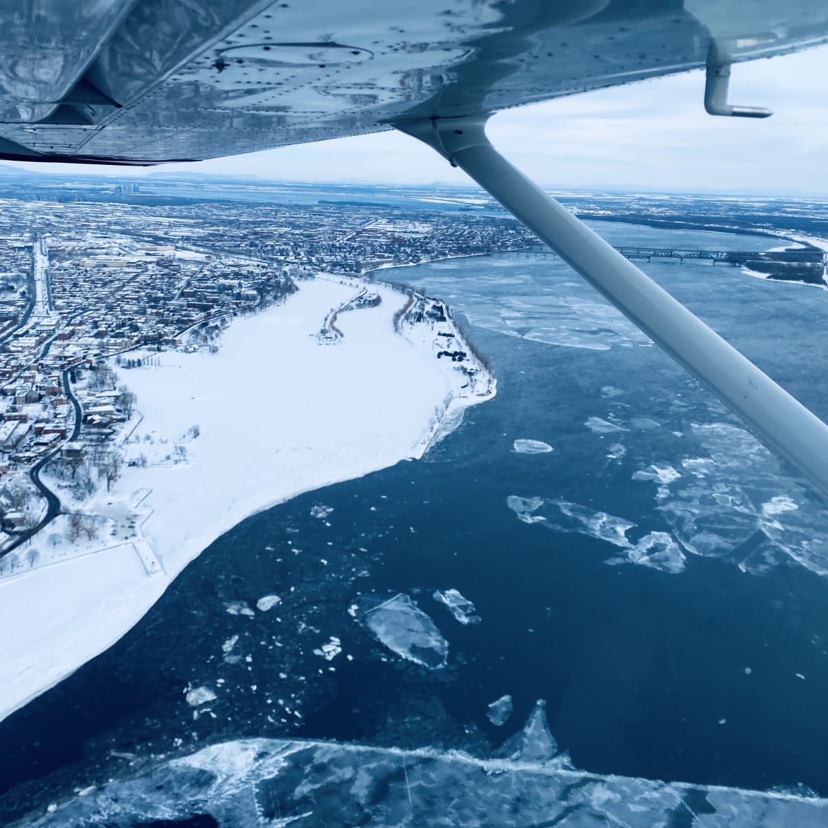 Vue à partir d'un avion de Skynova Aviation.
