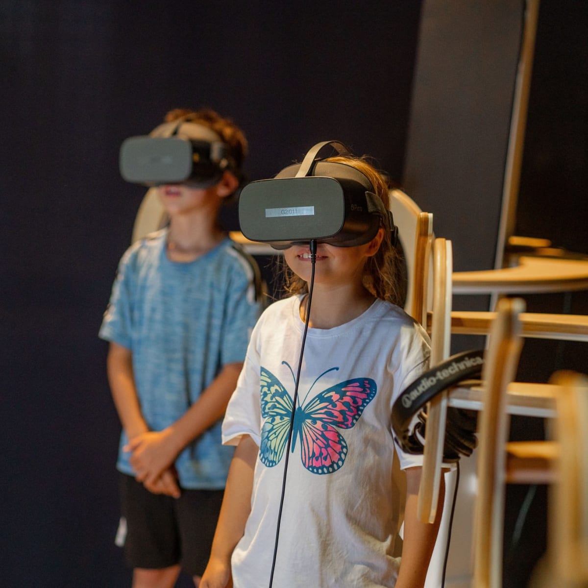 Deux enfants et réalité virtuelle à Statera - l'archipel fabuleux.
