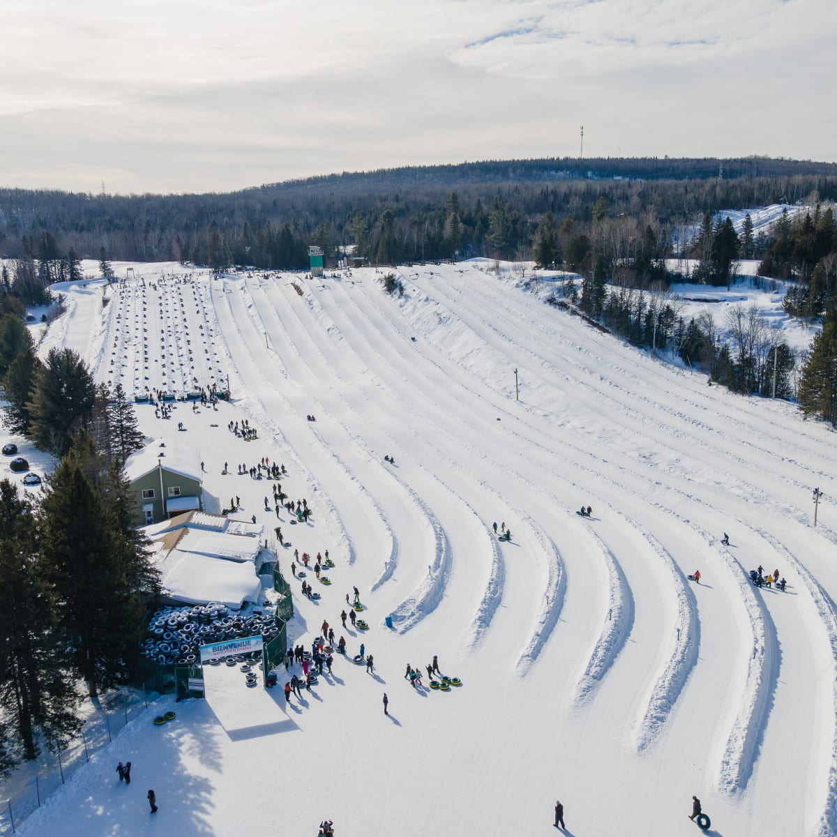 Vue aérienne de Super Glissades Matha.