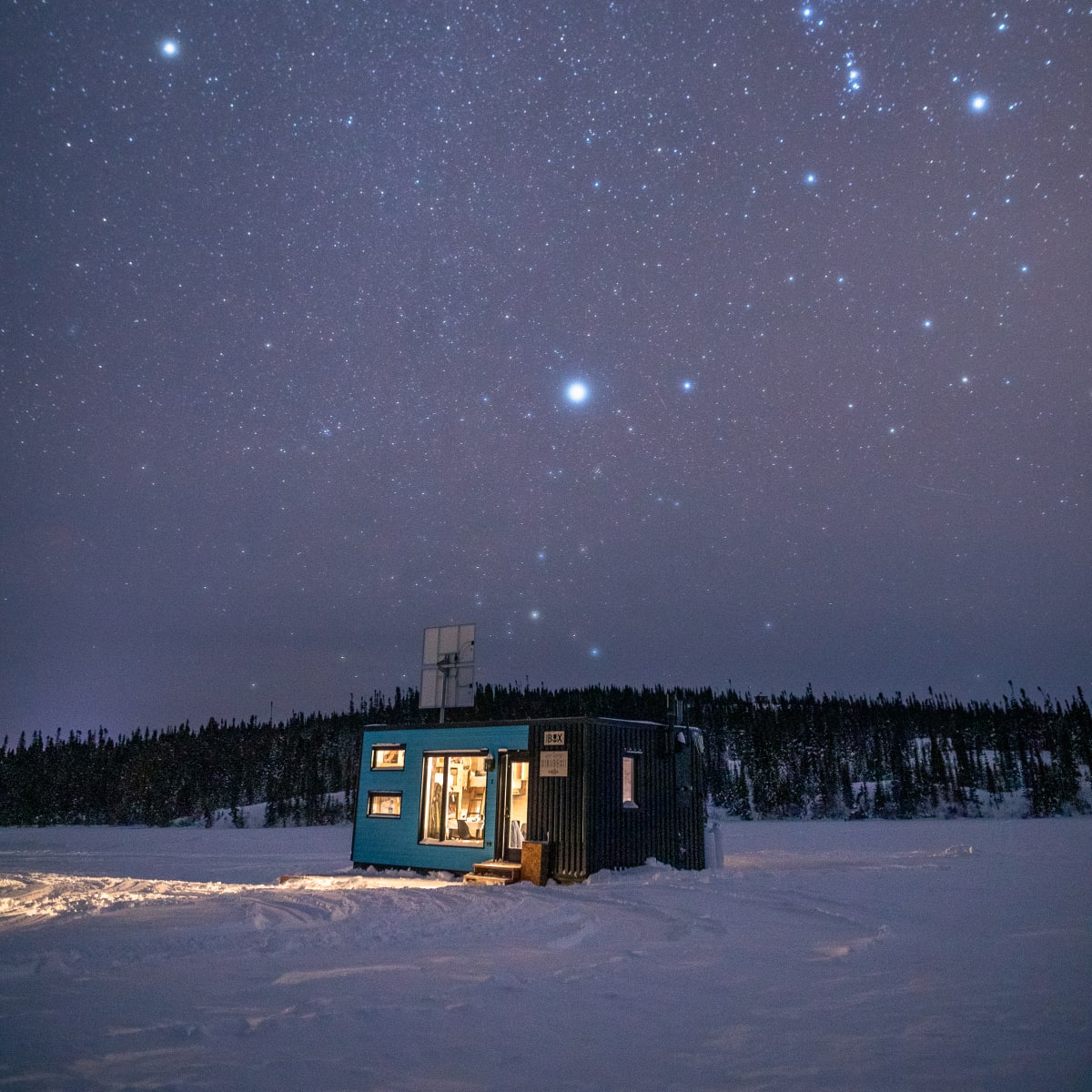 Corporation Nibiischii - Hébergement Coolbox sous un ciel étoilé