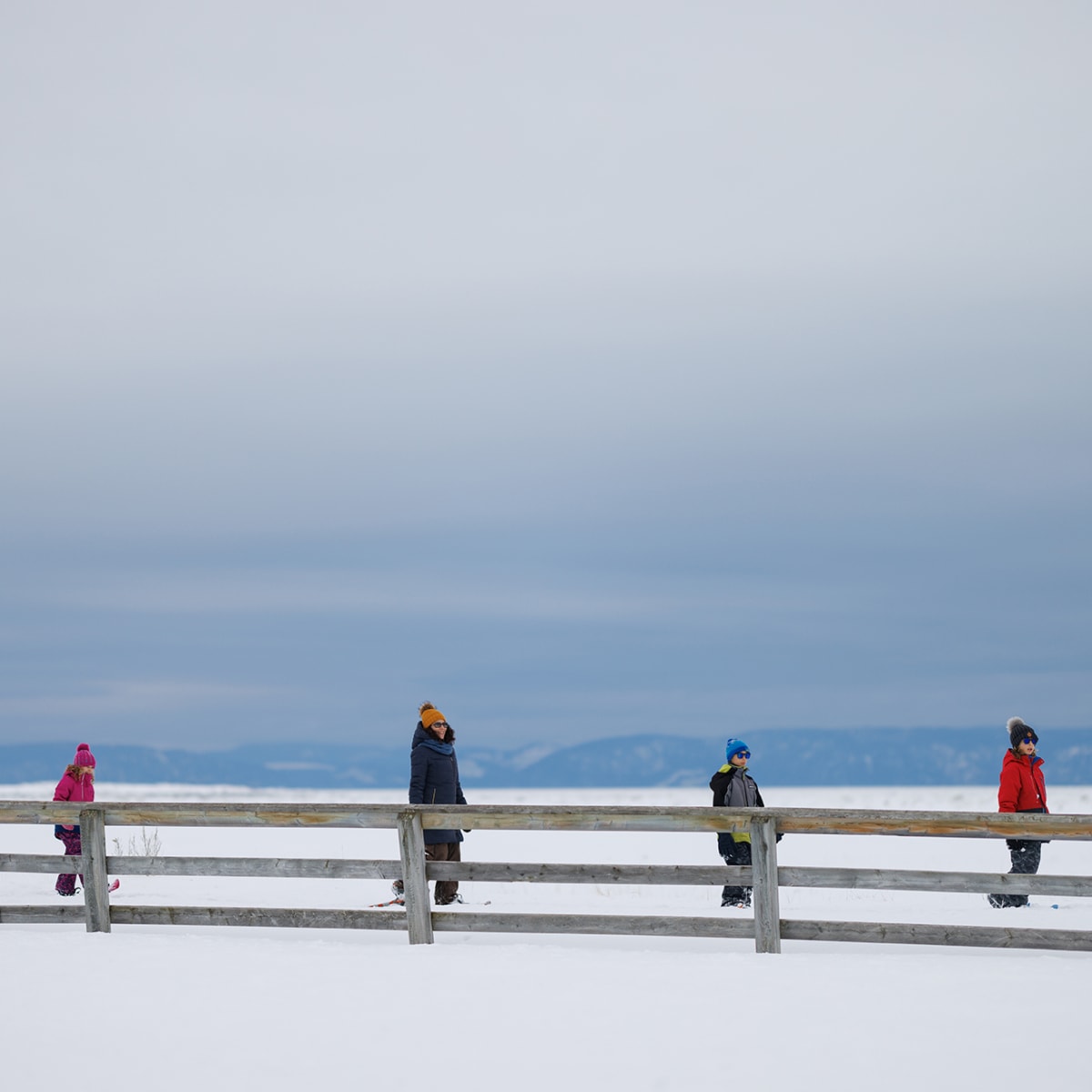 Famille en sortie de raquette au Bas-Saint-Laurent.