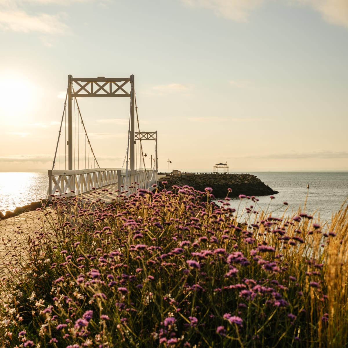 Pont sur le bord de la mer à La Malbaie.