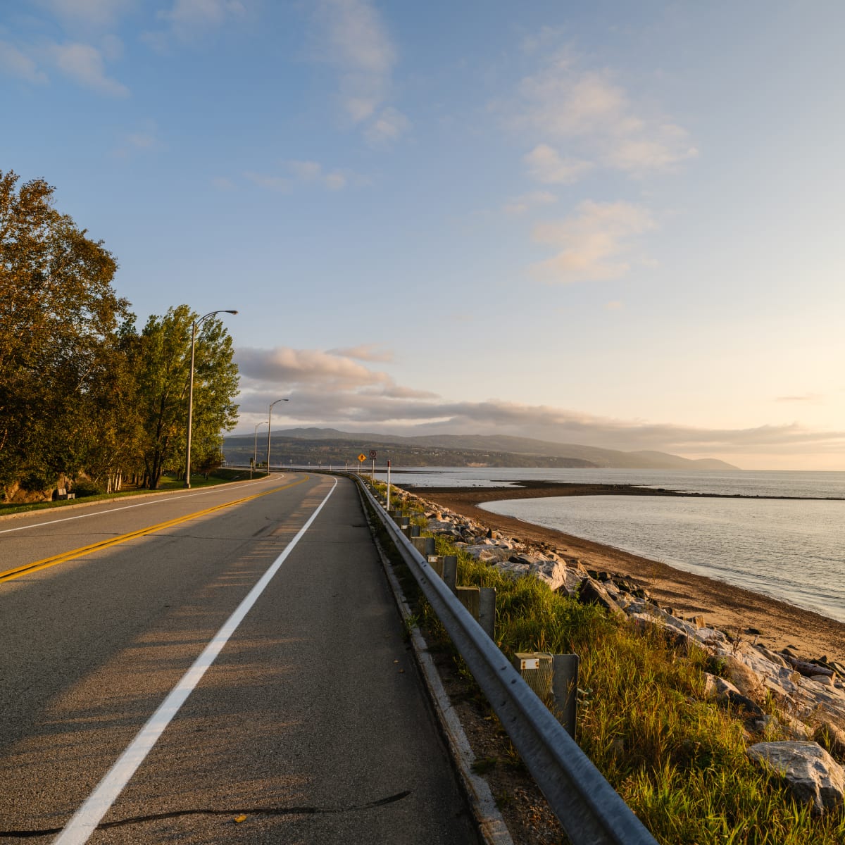 Route sur le bord de l'eau à La Malbaie.