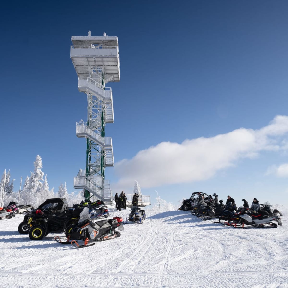 Tour d'observation en hiver.