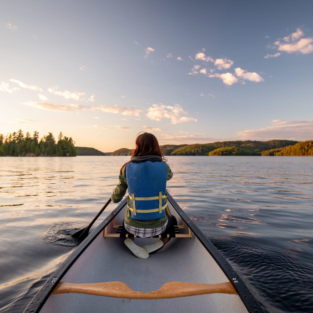 Une personne en kayak.