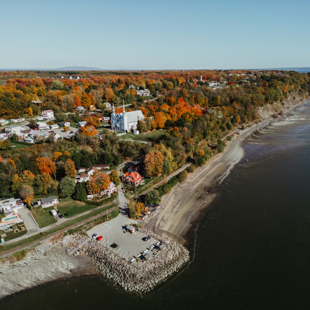 Vue aérienne de la Promenade-Fleuve.
