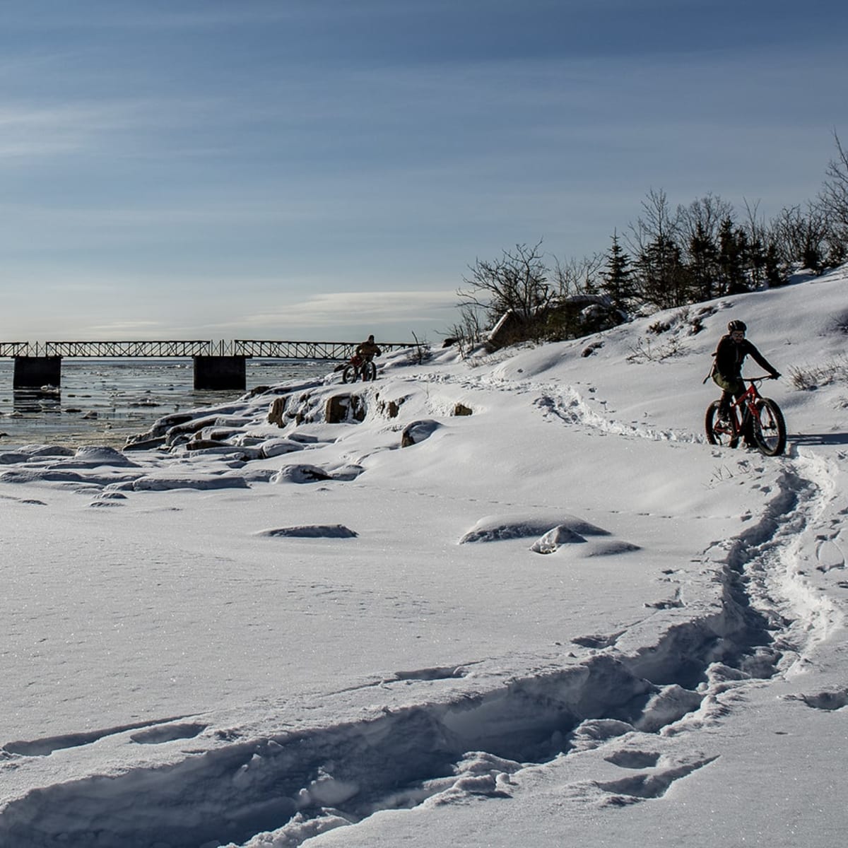 Rivage enneigé à Port-Cartier.