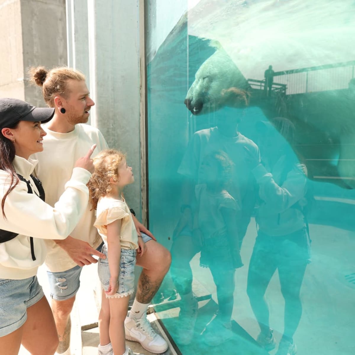 Une famille au Zoo de St-Félicien