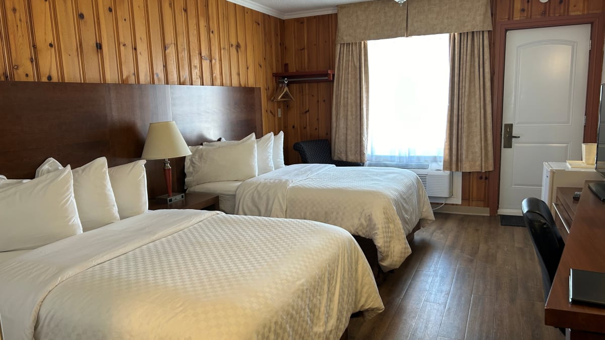 Chambre de l'hôtel Le Danube Bleu sur la Côte-Nord.