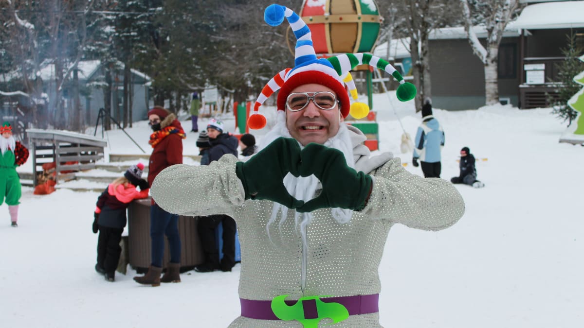 Animateur en costume de lutin chez Jouvence.