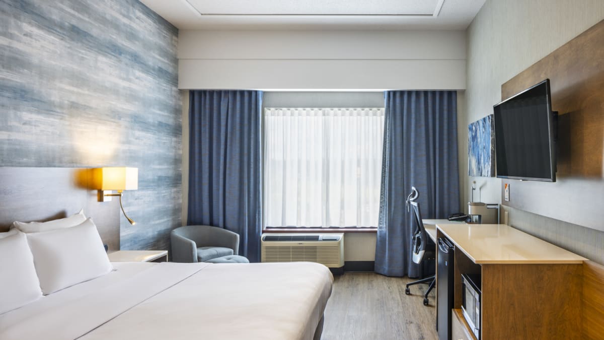Room at the Quality Inn & Suites Lévis.