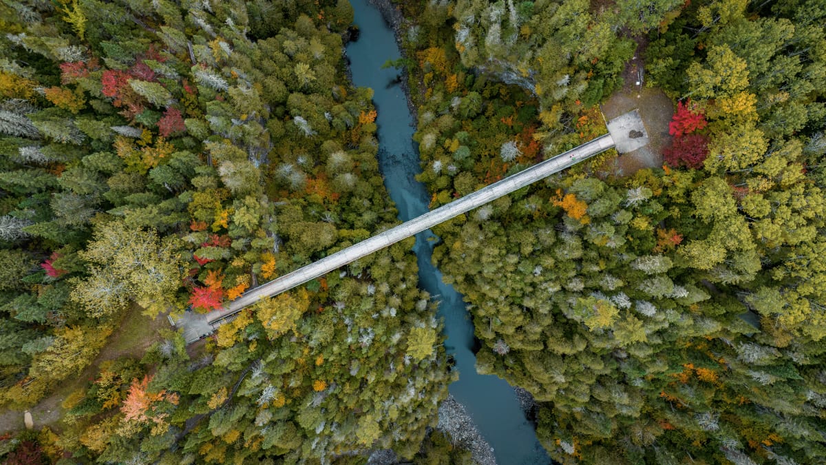 Plan aérien du pont suspendu du Canyon des portes de l’Enfer.