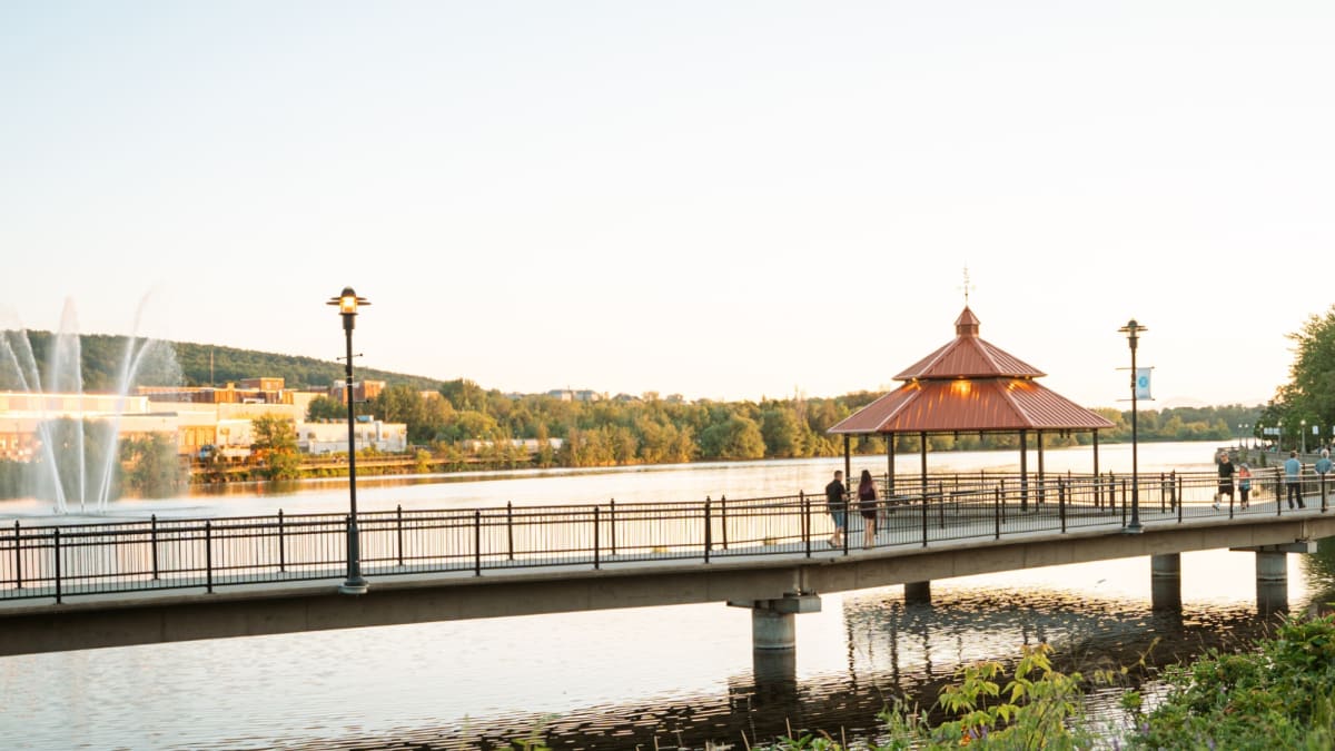 Lac-des-Nations Boardwalk in Sherbrooke.