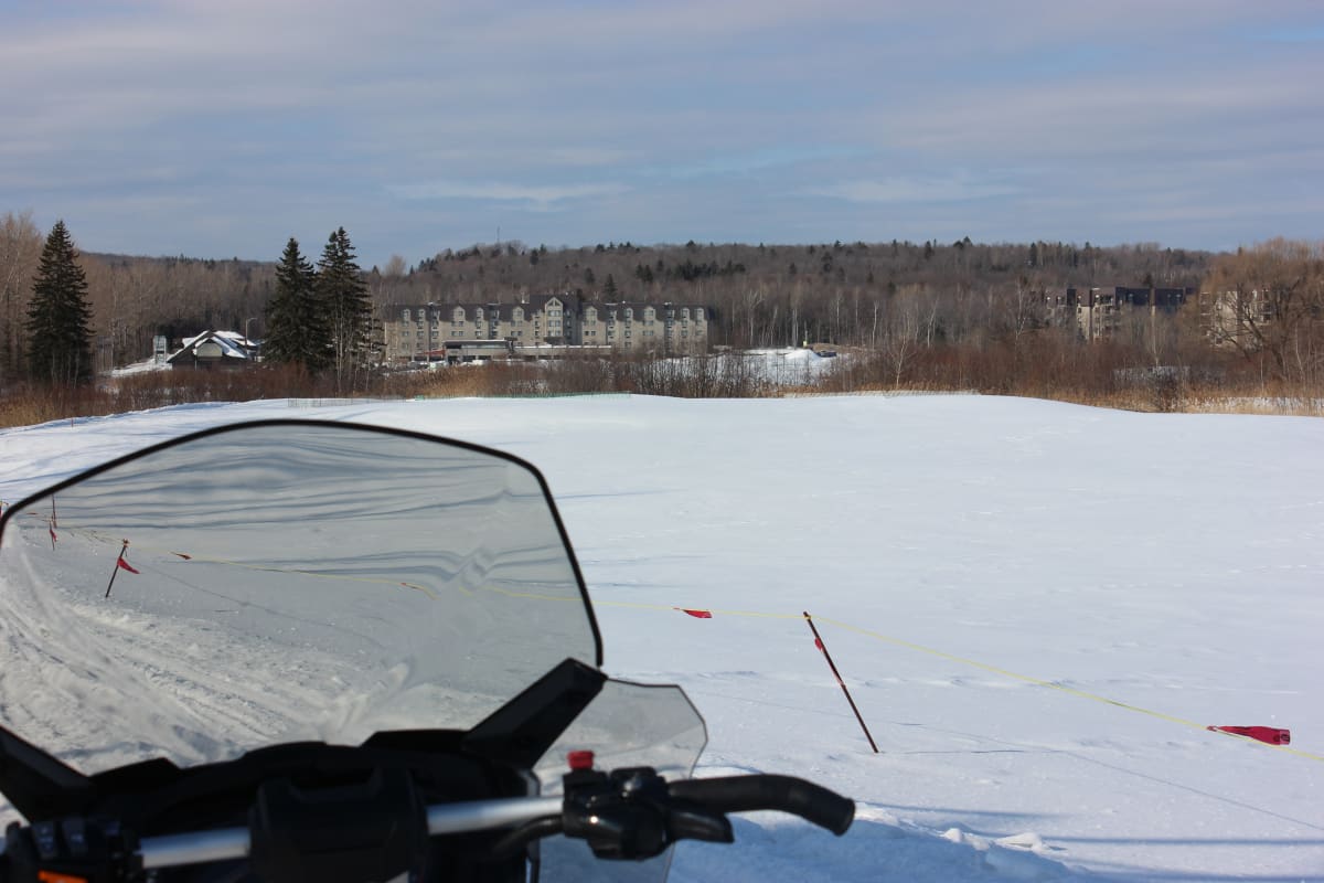 Motoneige au Doubletree by Hilton Quebec Resort.
