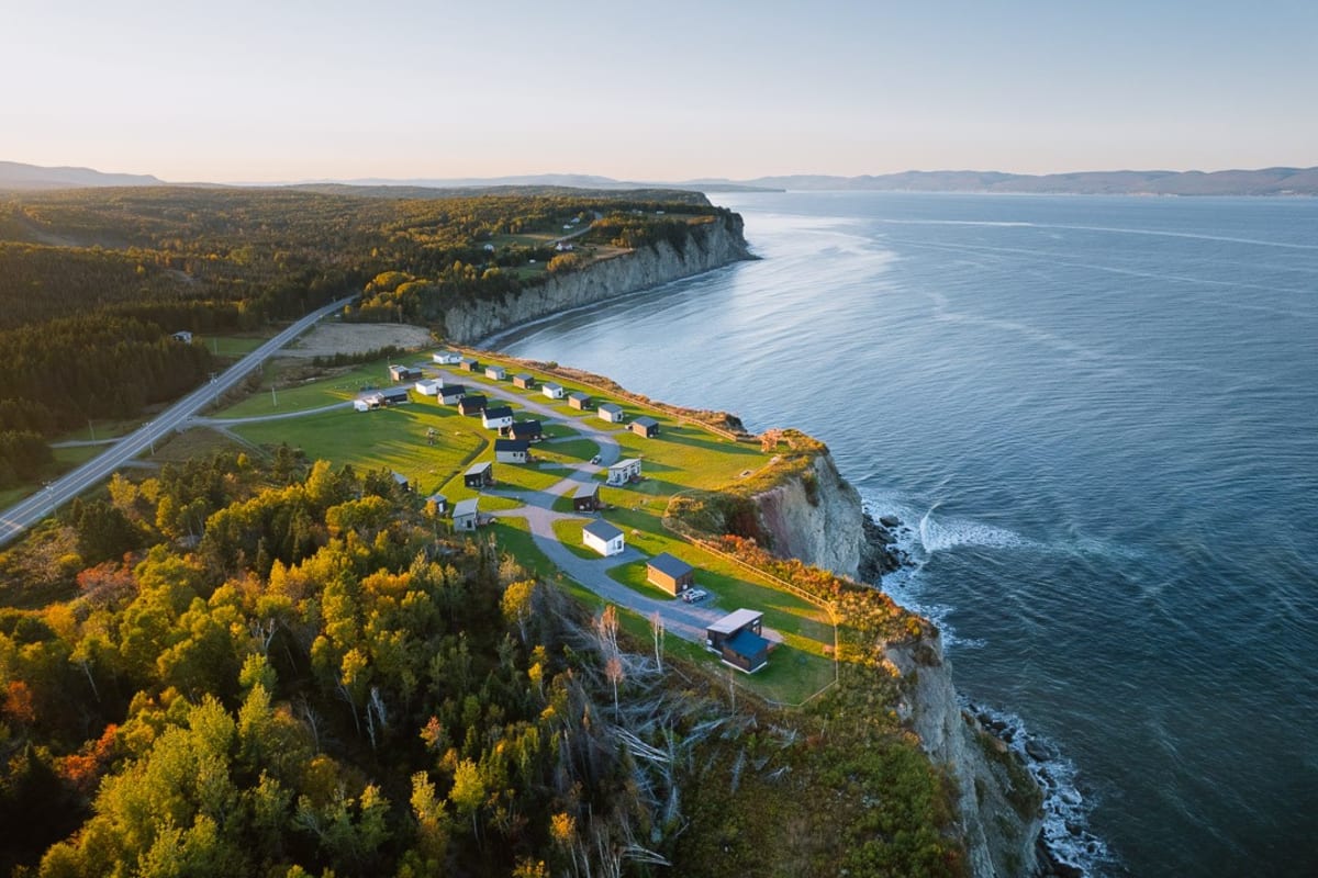 Coastline in Gaspésie next to Chalets Nautika.Treat yourself to a fall getaway in Gaspésie with Chalets Nautika.
