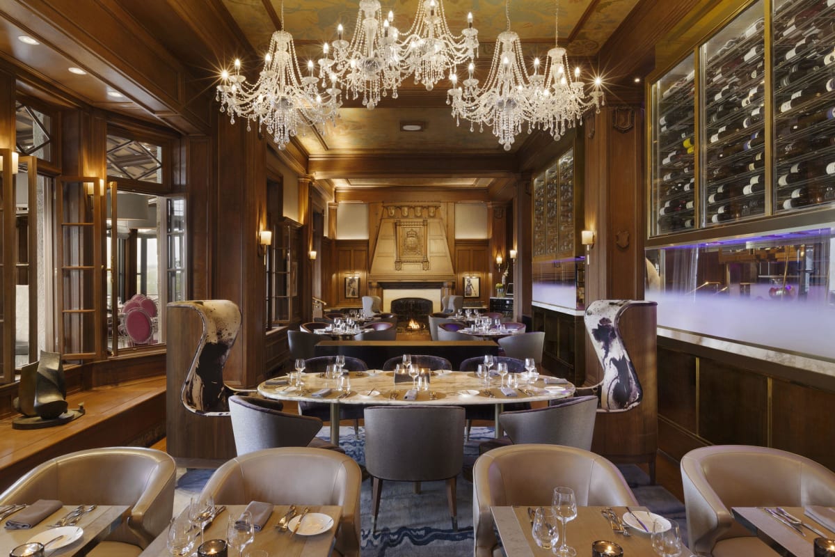 Interior of Le Champlain restaurant